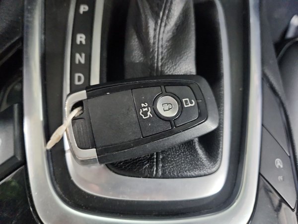 Ford Edge 2018, 92200 км, за 11026 USD - фото 8