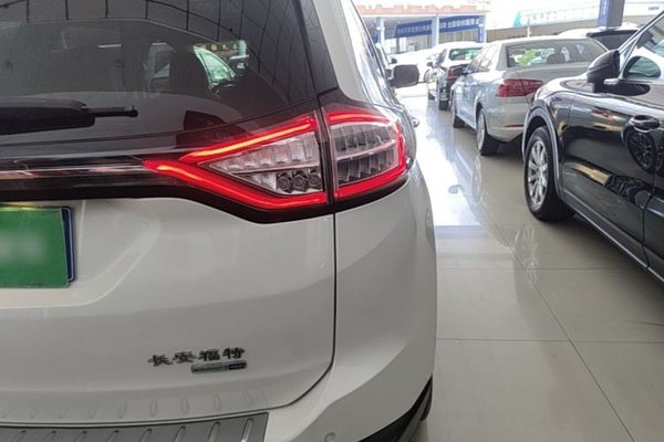 Ford Edge 2018, 132800 км, за 13366 USD - фото 13