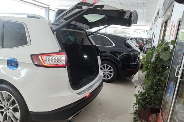 Ford Edge 2018, 132800 км, за 13366 USD - фото 26