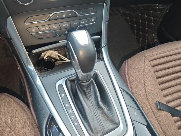 Ford Edge 2018, 51000 км, за 14440 USD - фото 15