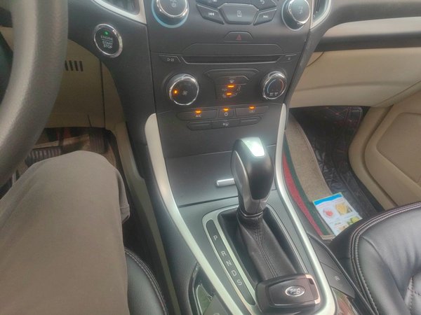 Ford Edge 2018, 89200 км, за 8583 USD - фото 15