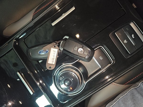 Ford Edge 2020, 59300 км, за 18329 USD - фото 12