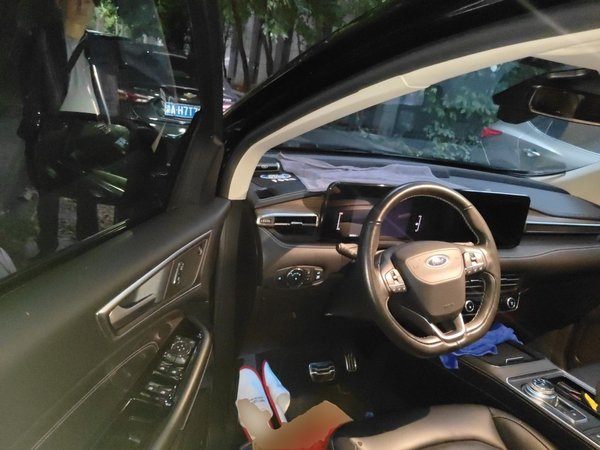 Ford Edge 2021, 55500 км, за 14860 USD - фото 17