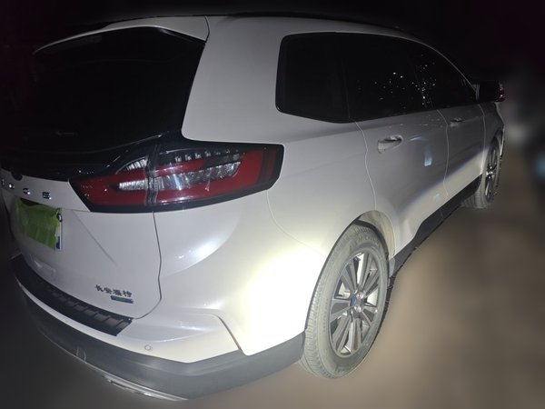 Ford Edge 2021, 31500 км, за 18831 USD - фото 6