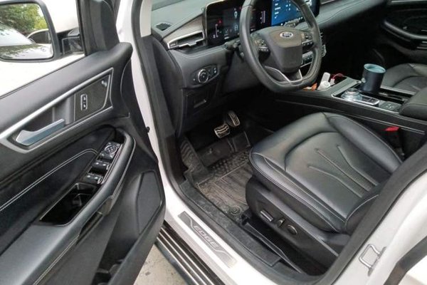 Ford Edge 2021, 45900 км, за 19101 USD - фото 17