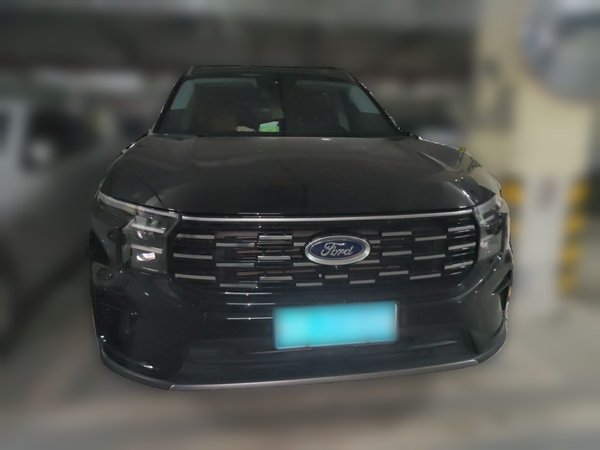 Ford Edge 2025, 9800 км, за 28775 USD