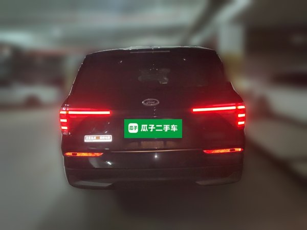 Ford Edge 2025, 9800 км, за 28775 USD