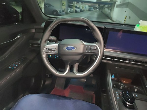 Ford Edge 2025, 9800 км, за 28775 USD - фото 11