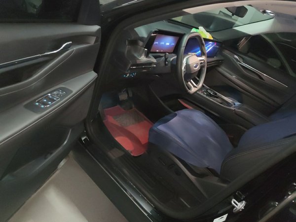 Ford Edge 2025, 9800 км, за 28775 USD - фото 17