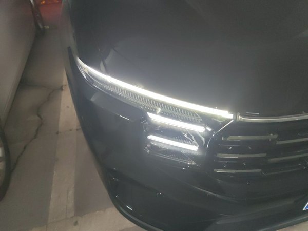 Ford Edge 2025, 9800 км, за 28775 USD - фото 7