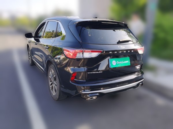 Ford Escape · 2020 год