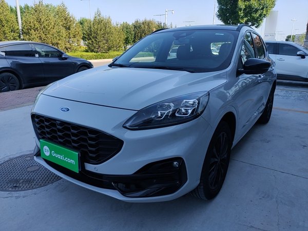 Ford Escape · 2024 год