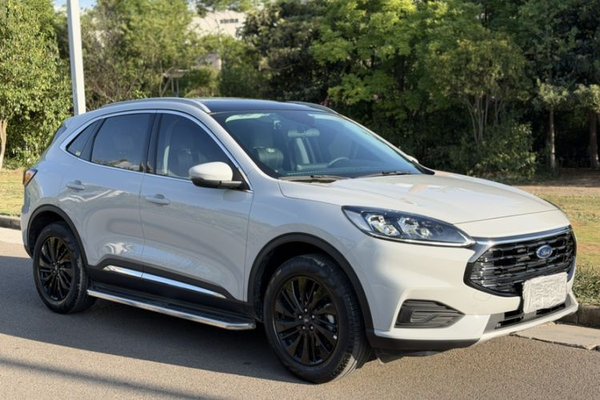 Ford Escape 2024, 28400 км, за 16028 USD