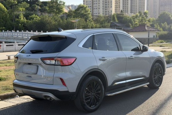 Ford Escape 2024, 28400 км, за 16028 USD - фото 6
