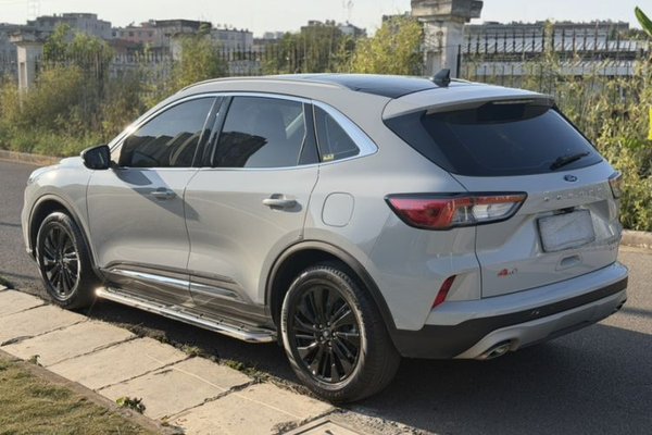 Ford Escape 2024, 28400 км, за 16028 USD - фото 7