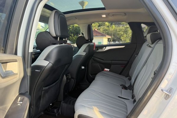 Ford Escape 2024, 28400 км, за 16028 USD - фото 11