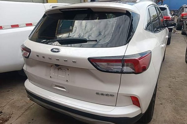 Ford Escape 2024, 77000 км, за 14560 USD