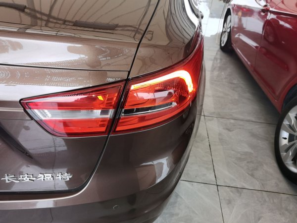 Ford Escort 2015, 104200 км, за 5110 USD - фото 8