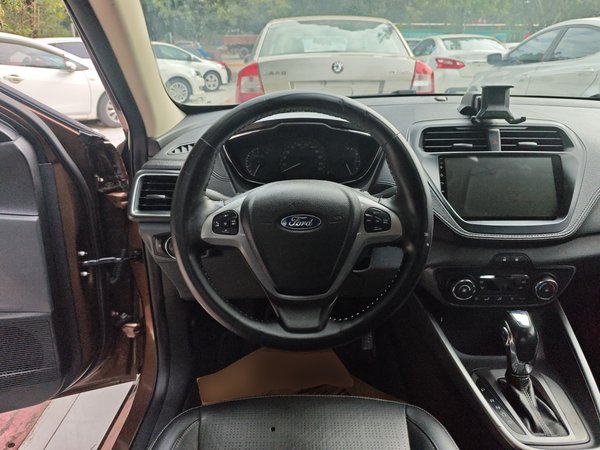 Ford Escort 2015, 115600 км, за 5467 USD - фото 14