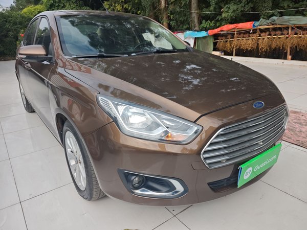 Ford Escort 2015 1.5L Automatic Fashion Model, 2015 года