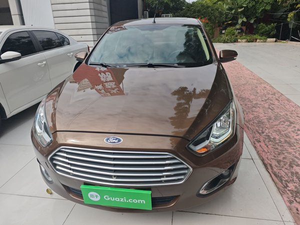 Ford Escort 2015 1.5L Automatic Fashion Model, 2015 года