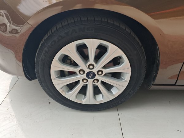 Ford Escort 2015, 115600 км, за 5467 USD - фото 8