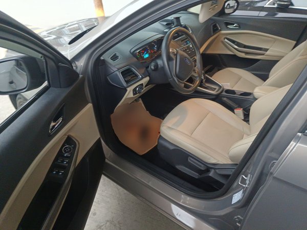 Ford Escort 2015, 125300 км, за 4956 USD - фото 21