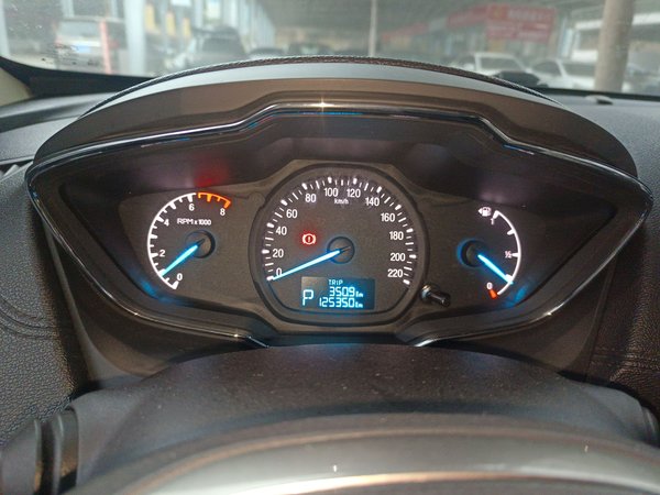 Ford Escort 2015, 125300 км, за 4956 USD - фото 13