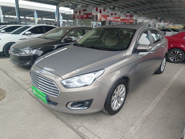 Ford Escort · 2015 год