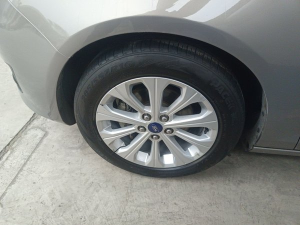 Ford Escort 2015, 125300 км, за 4956 USD - фото 9