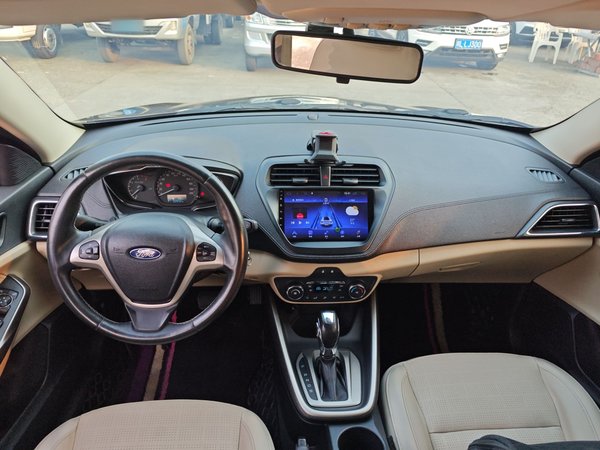 Ford Escort 2015, 92800 км, за 4959 USD - фото 13