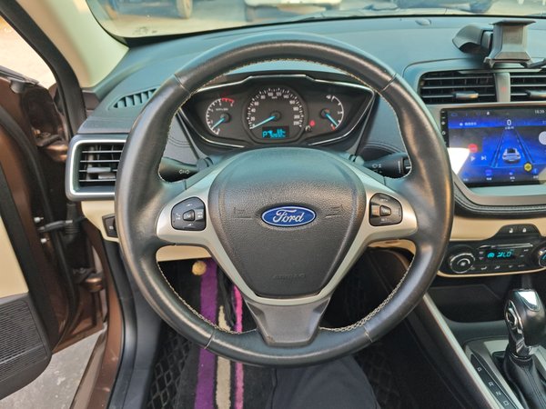 Ford Escort 2015, 92800 км, за 4959 USD - фото 14