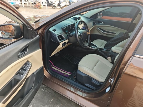 Ford Escort 2015, 92800 км, за 4959 USD - фото 19