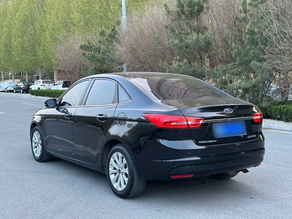 Ford Escort 2015, 160800 км, за 5209 USD