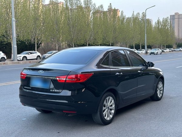 Ford Escort 2015, 160800 км, за 5209 USD
