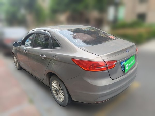 Ford Escort 2015, 96700 км, за 3247 USD