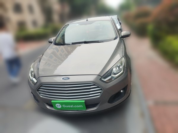 Ford Escort 2015, 96700 км, за 3247 USD