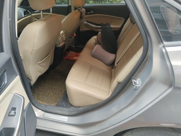 Ford Escort 2015, 96700 км, за 3247 USD - фото 18