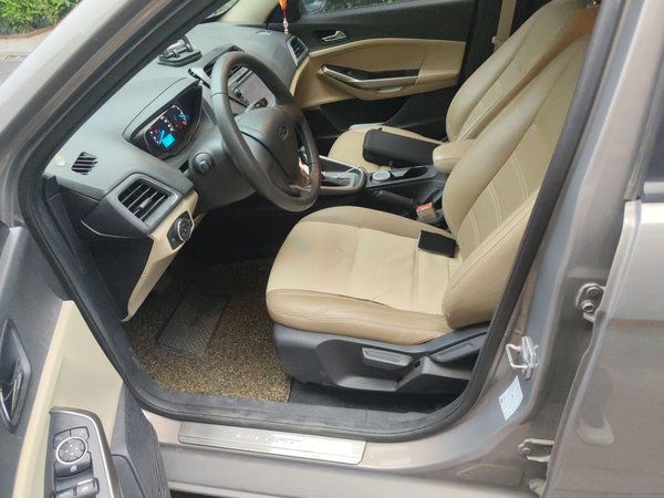 Ford Escort 2015, 96700 км, за 3247 USD - фото 16