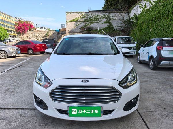 Ford Escort 2015 1.5L Automatic Comfort Model, 2015 года
