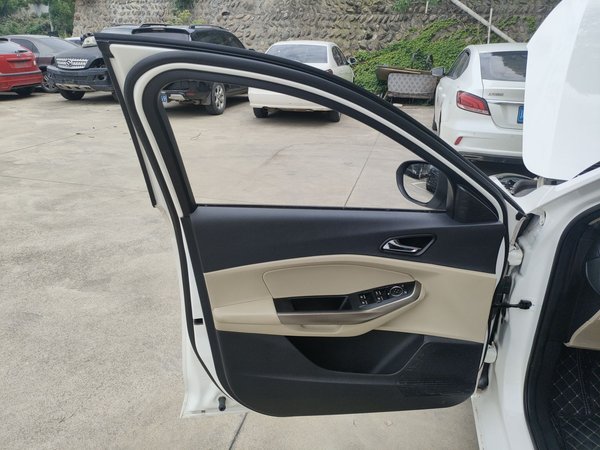 Ford Escort 2015, 109900 км, за 5209 USD - фото 20