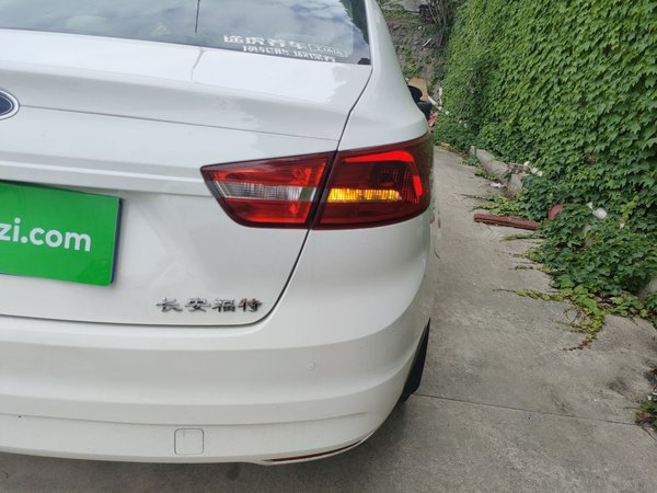 Ford Escort 2015, 109900 км, за 5209 USD - фото 8