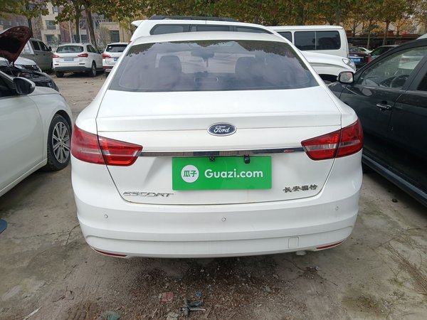 Ford Escort 2015, 110300 км, за 4801 USD