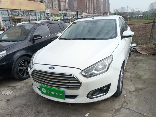 Ford Escort 2015, 110300 км, за 4801 USD