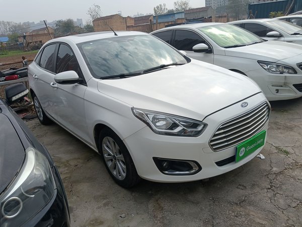 Ford Escort 2015, 110300 км, за 4801 USD