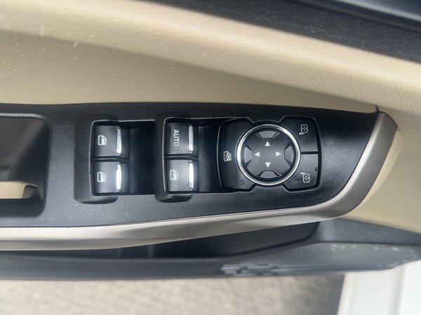 Ford Escort 2015, 126300 км, за 4517 USD - фото 29