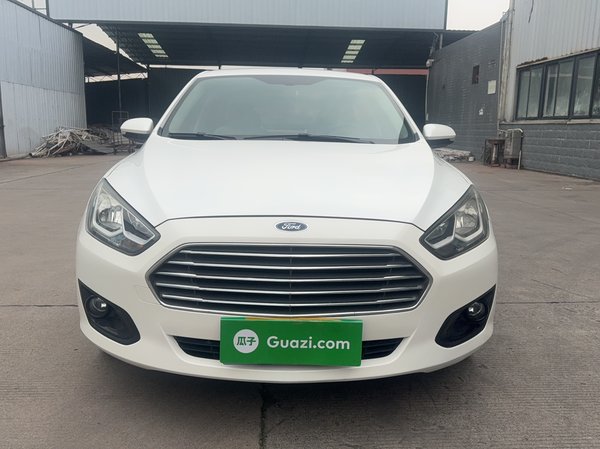 Ford Escort 2015 1.5L Manual Comfort Model, 2015 года