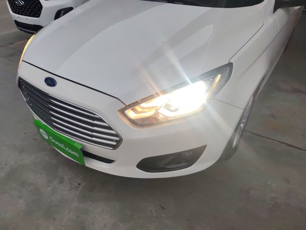 Ford Escort 2015 1.5L Manual Comfort Model, 2015 года