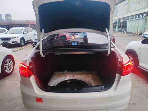 Ford Escort 2015, 126300 км, за 4517 USD - фото 19