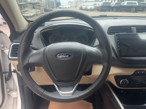 Ford Escort 2015, 126300 км, за 4517 USD - фото 26